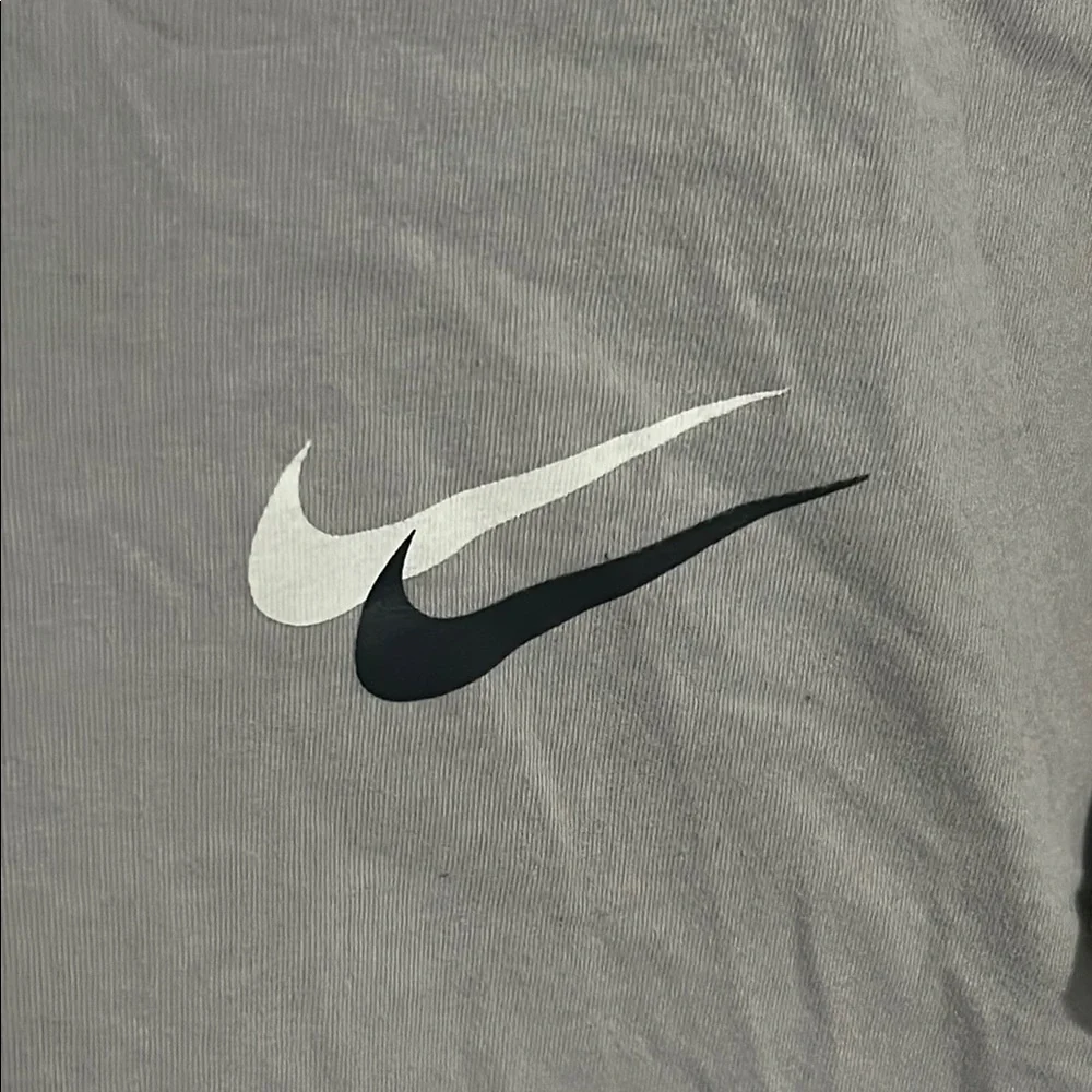 Nike Gray Short Sleeve Tee Athletic Casual - Picture 3 of 5